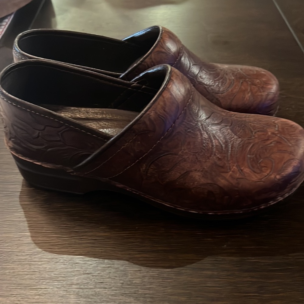 Brown Patterned Clogs - image 3